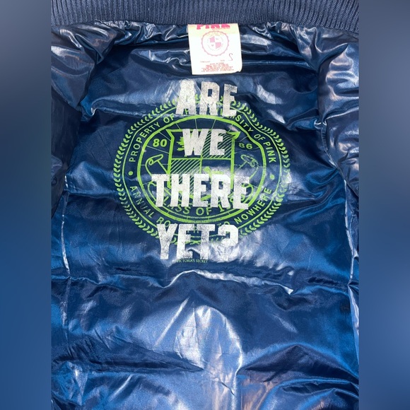 Victoria Secret Grand Escape Lodge Puffer Vest Faux Fur Hood - Picture 9 of 10